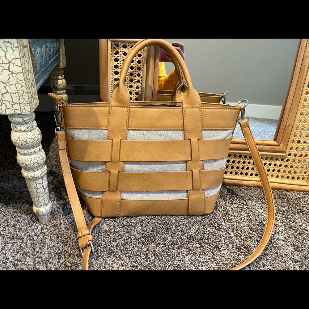 Cute summer purse perfect condition!